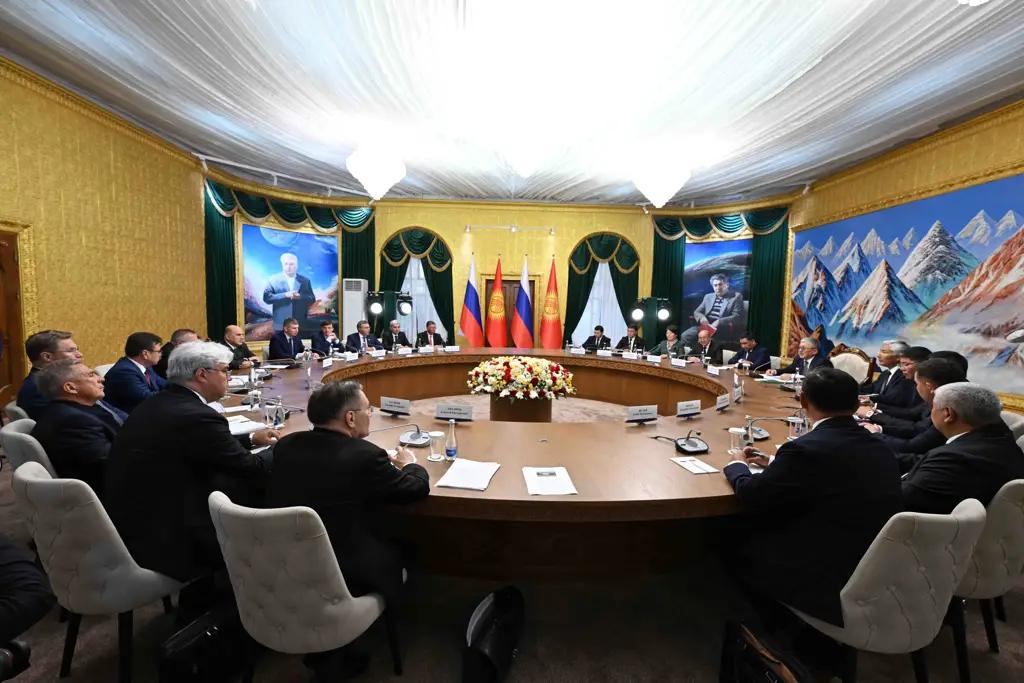 Adylbek Kasymaliyev and Mikhail Mishustin discussed issues in the trade, economic, transport, and logistics sectors