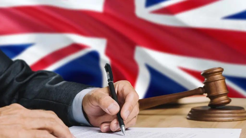 В КР под санкции попали также глава «Капитал Банка» и криптокомпании