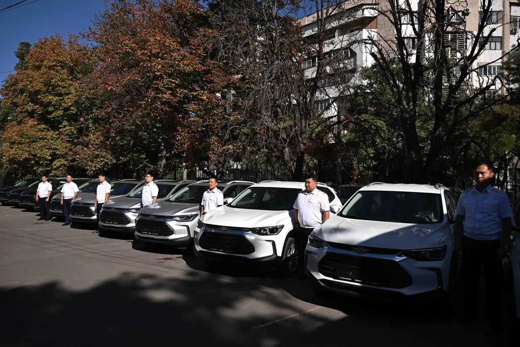 Министерству юстиции передали 25 новых служебных автомобилей