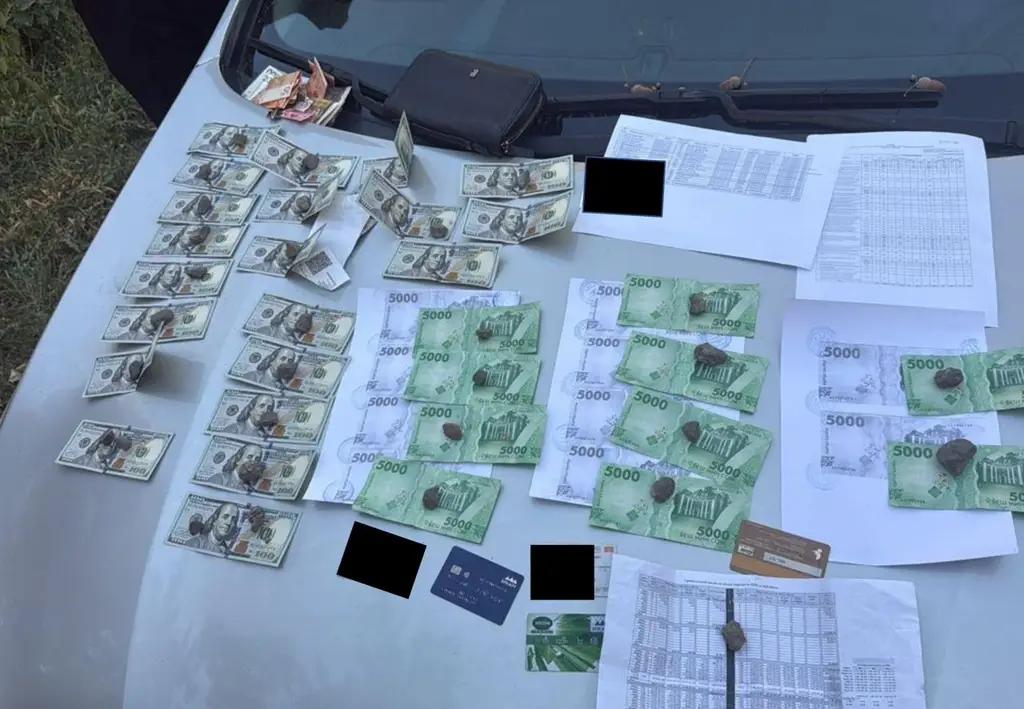 State Tax Service employees detained for extortion