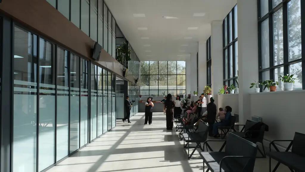 В Токмаке открыли новый центр обслуживания населения