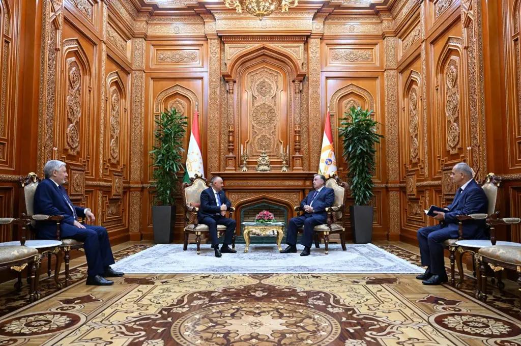 Торага ЖК КР провел переговоры с президентом Таджикистана Эмомали Рахмоном