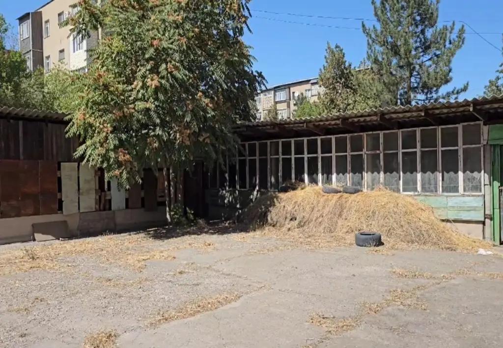 В Жайылском районе на баланс государства возвращено бывшее здание кара-балтинского швейного цеха