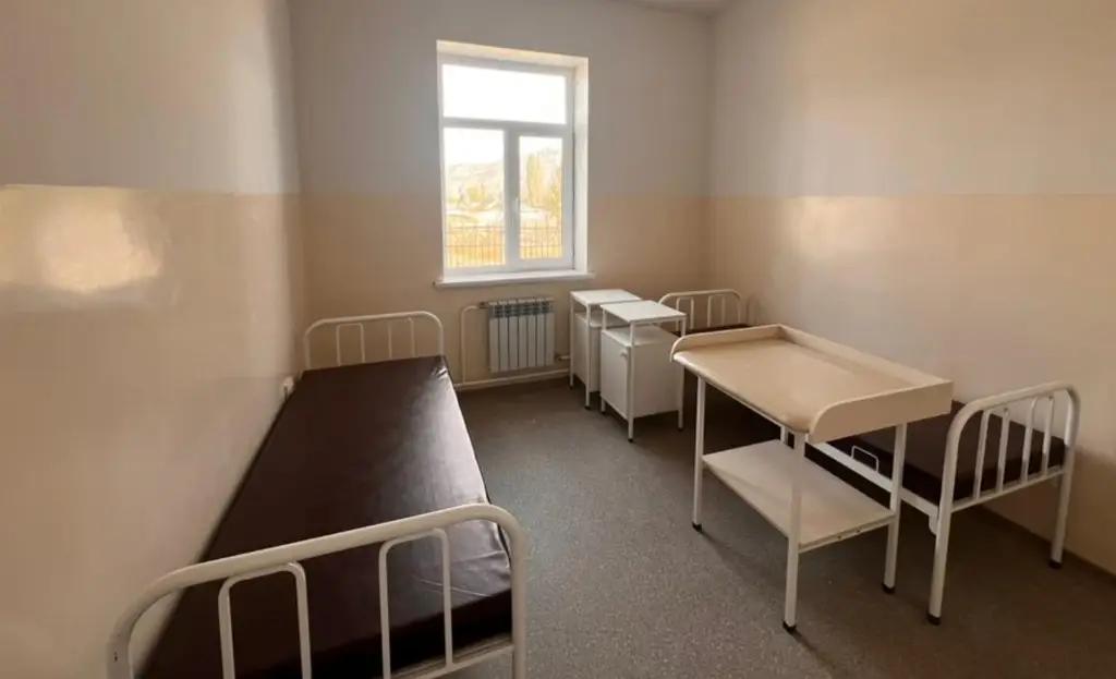 В селе Кош-Добо в Нарынской области достраивают больницу за 65 млн сомов