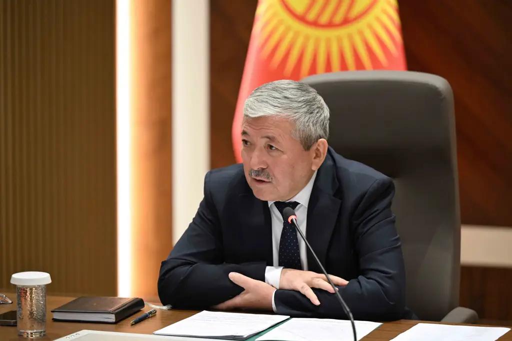 Касымалиев призвал к экономии электроэнергии на фоне меньшего объема воды на Токтогулке