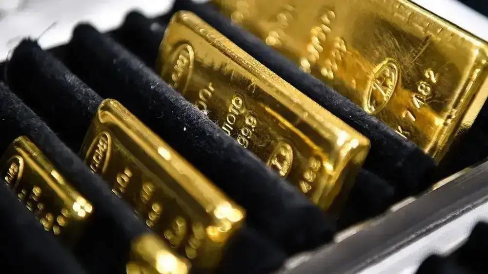 За сутки унция золота НБ КР подешевела на 1.8 тысячи сомов