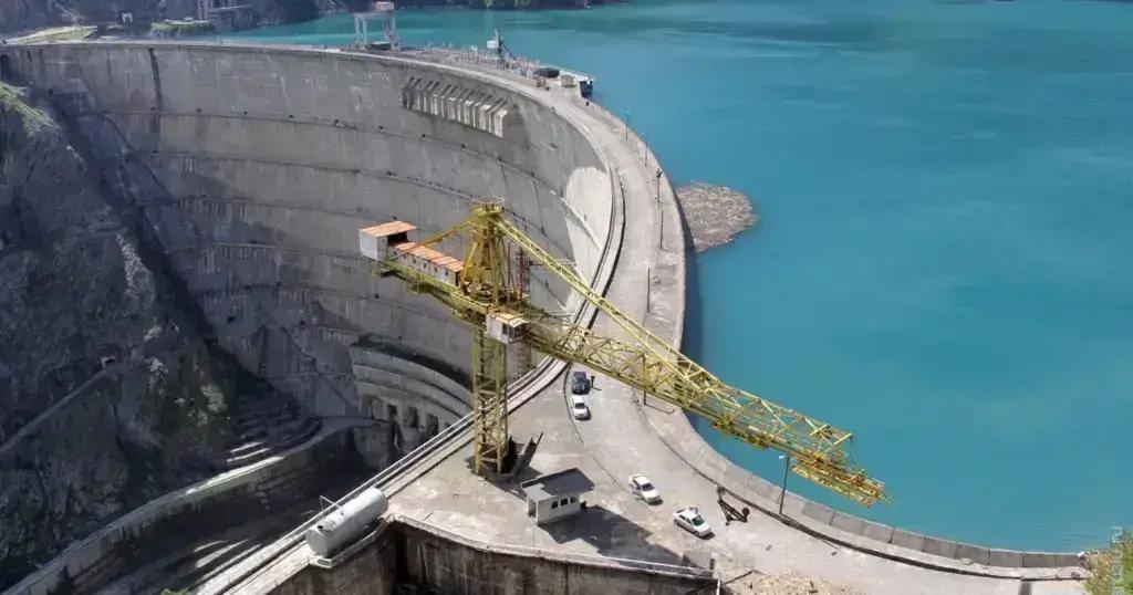 Как в Тогуз-Торо и Токтогуле прошли слушания по Камбаратинской ГЭС-1