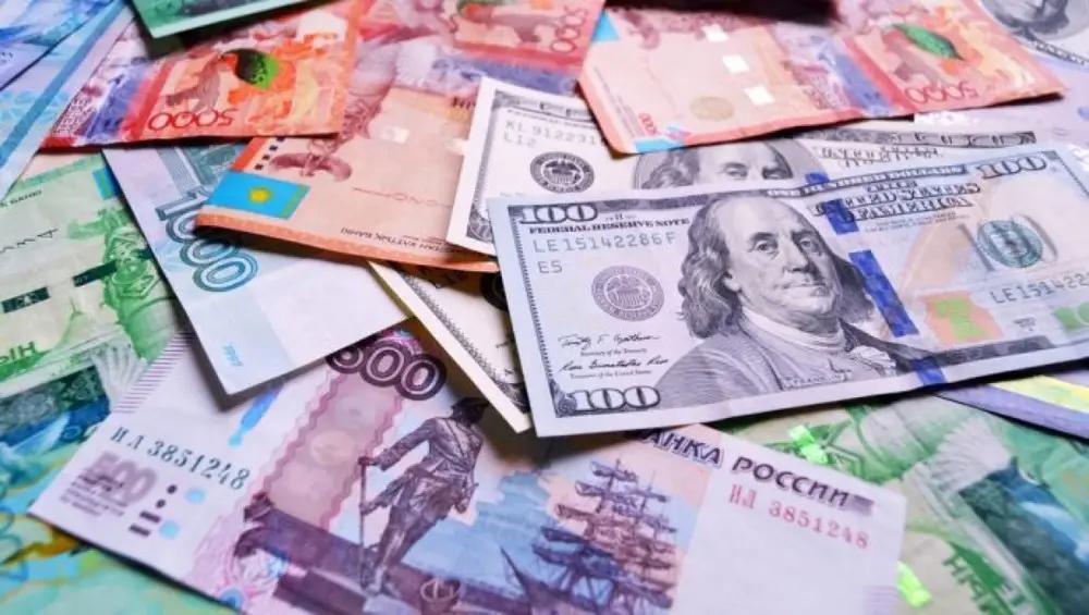 The dollar remains stable, while the ruble and euro lose ground