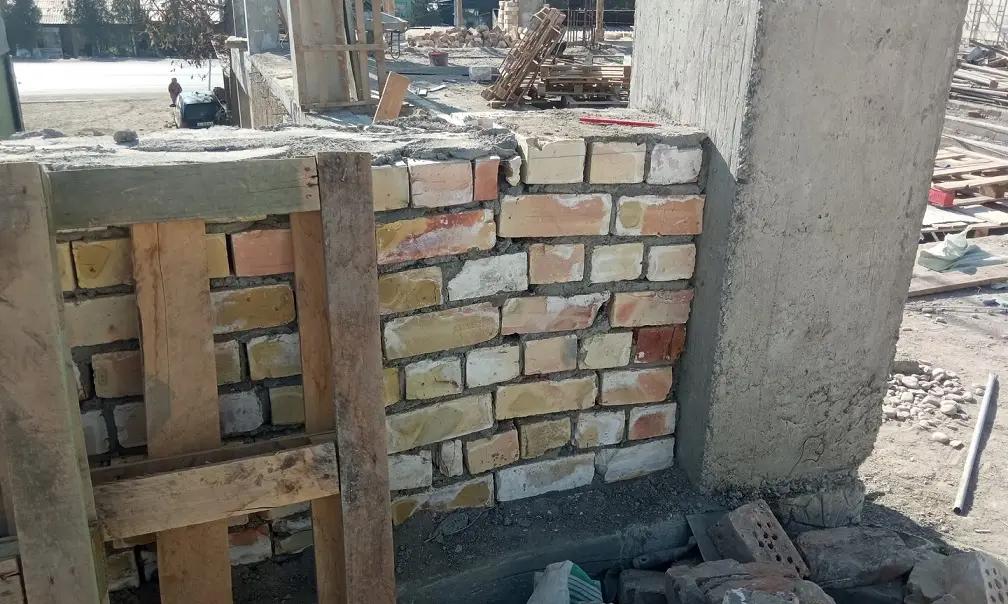 При строительстве торгового центра в Токтогуле допущены нарушения