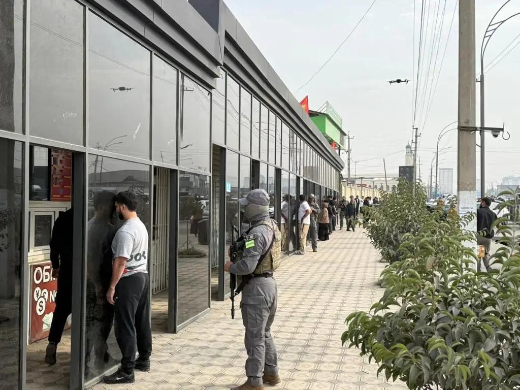 ГКНБ выявил на КПП «Достук» более 80 нелегальных обменных пунктов