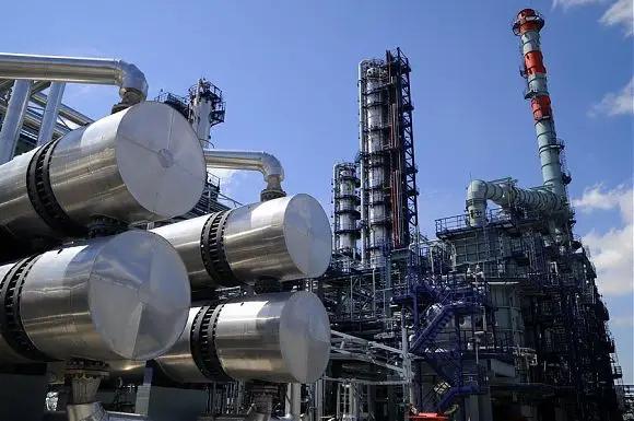 Нефтеперерабатывающий завод строится в Кадамжайе