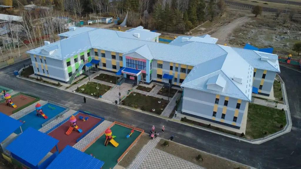 Түп айылына 210 млн сомго бала бакча салынды