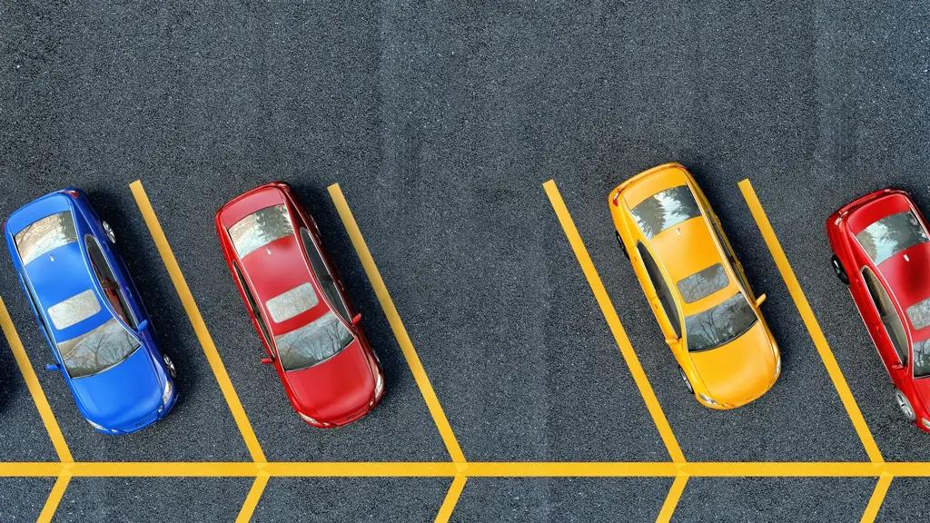 В Манасе закроют коммерческие объекты без парковок