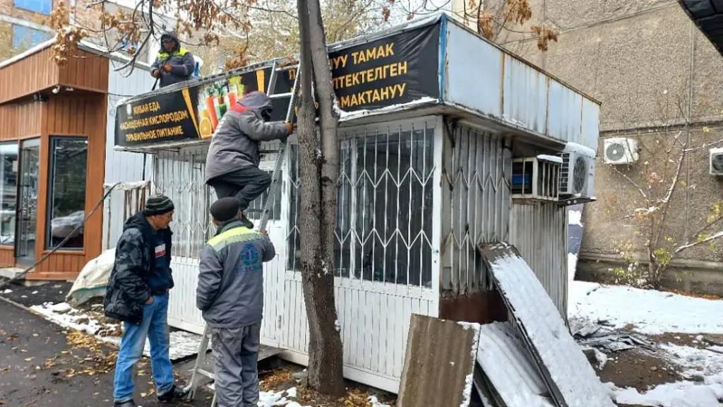 В столице демонтировали 126 рекламных щитов