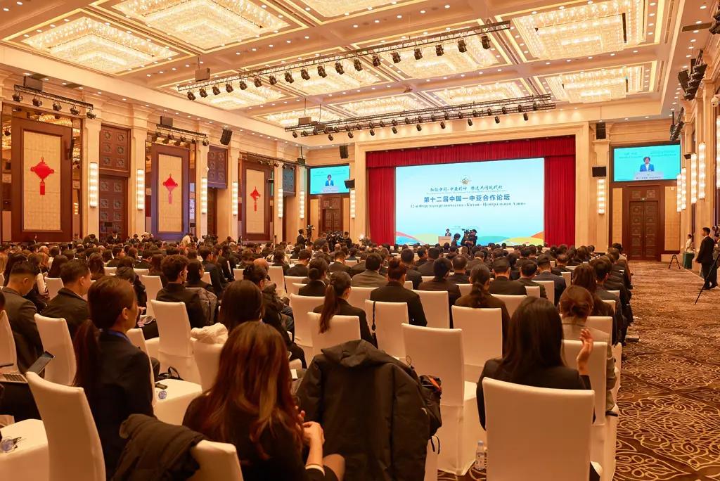 Кыргызстан становится региональным транспортным хабом на Великом Шелковом пути