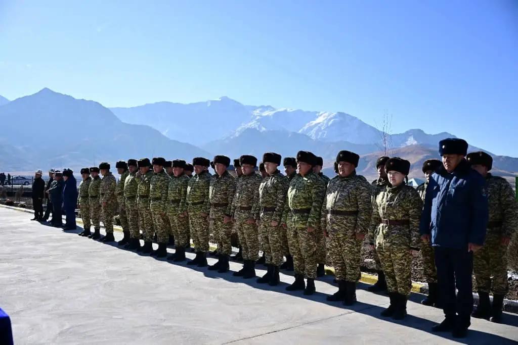 Сотрудникам погранзаставы «Карамык» вручили ключи от квартир