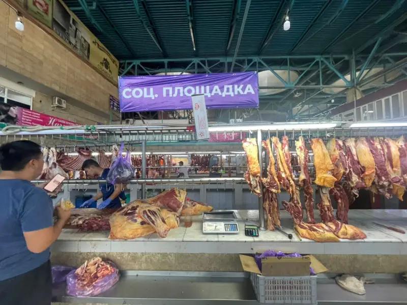 В Бишкеке проведено 266 рейдов по контролю цен на мясную продукцию