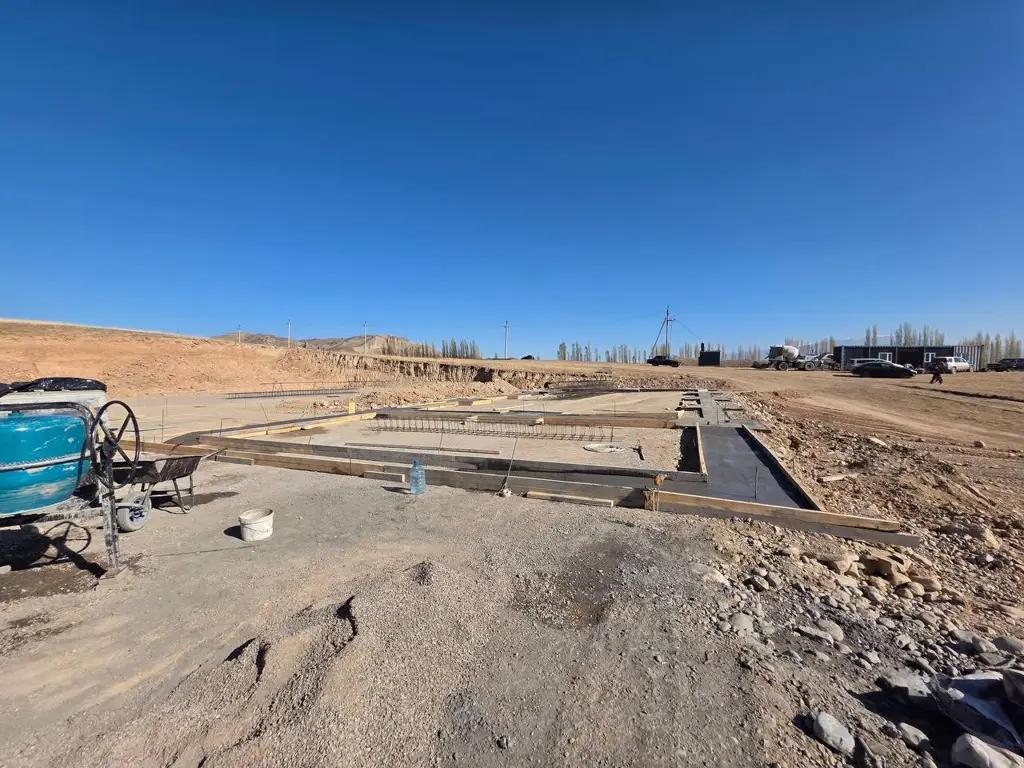 Кербен шаарында 275 орундуу мектептин курулушу башталды