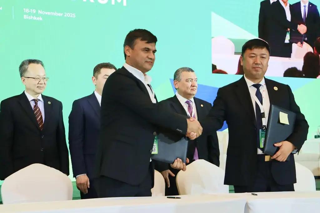 Подписаны меморандумы в области туризма и электронной коммерции