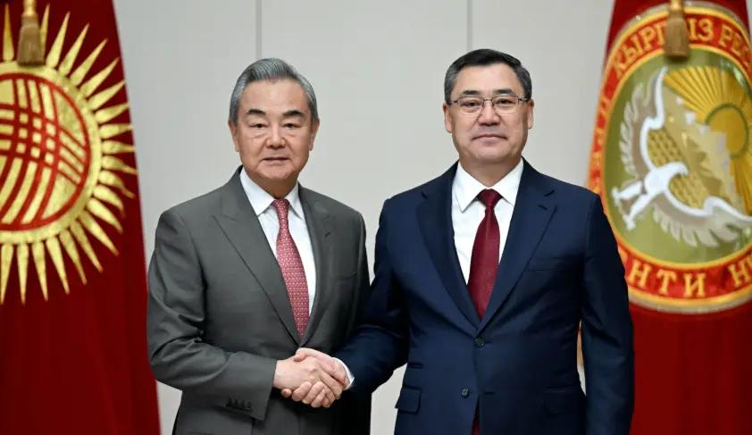 Президент Садыр Жапаров принял министра иностранных дел Китая Ван И
