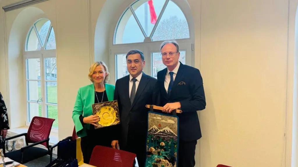 Министр труда: «Трудоустройство в Германии повысит доходы семей кыргызстанцев»