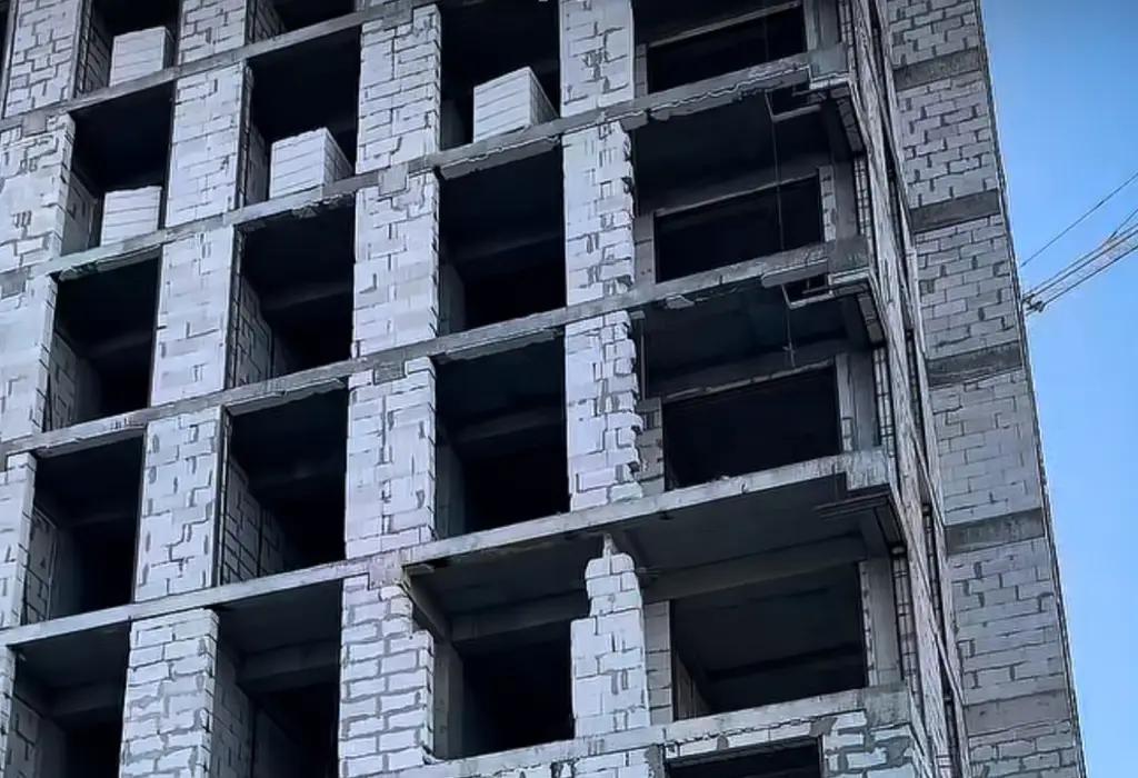 Министрлик: Байтик Баатыр көчөсүндөгү үйлөрдүн терезелери сапатсыз деген маалымат чындыкка дал келбейт