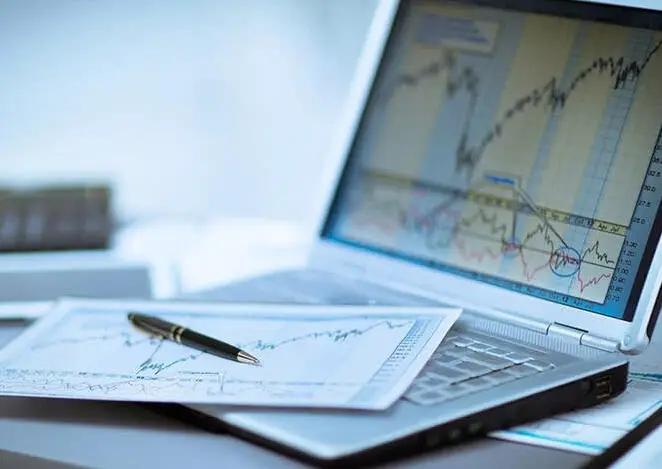 Около 15% компаний финансового сектора завершили девять месяцев с убытками