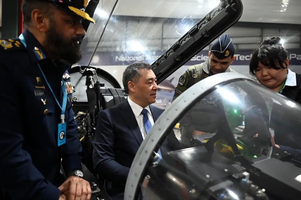 Жапаров Пакистан менен технологиялар жаатында кызматташтыкты кеңейтүүгө даяр экенин айтты