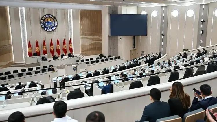 Жогорку Кеңештин депутаттары 2026-жылдан тарта манжа издери менен добуш беришет