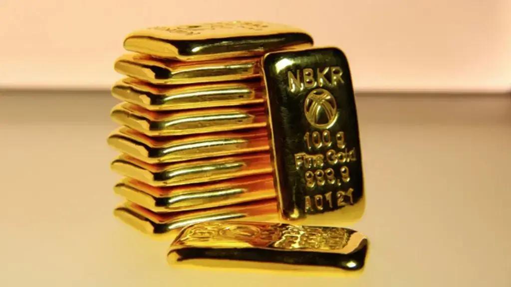 За выходные унция золота НБ КР подорожала почти на 10.2 тысячи сомов