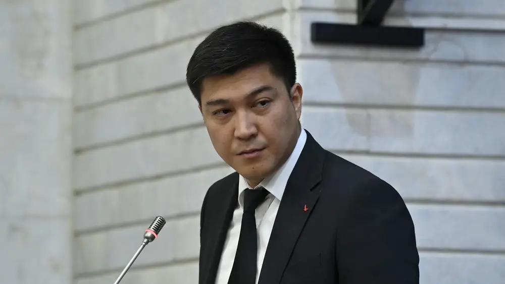 Илим министри Бактияр Орозов 7 айдан өтүп-өтпөй кызматтан алынды