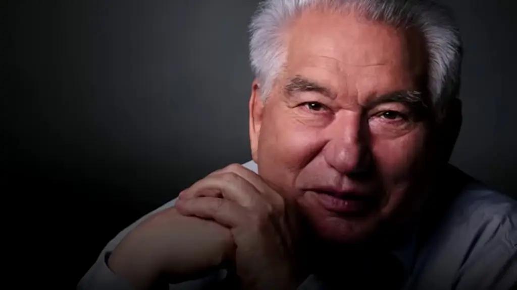 Коллекция монет в честь Чынгыза Айтматова превращается в редкий артефакт