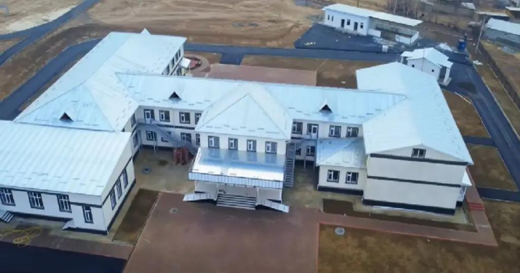 Кара-Суу районунун Кайрагач айылына 105 млн сомго мектеп салынды