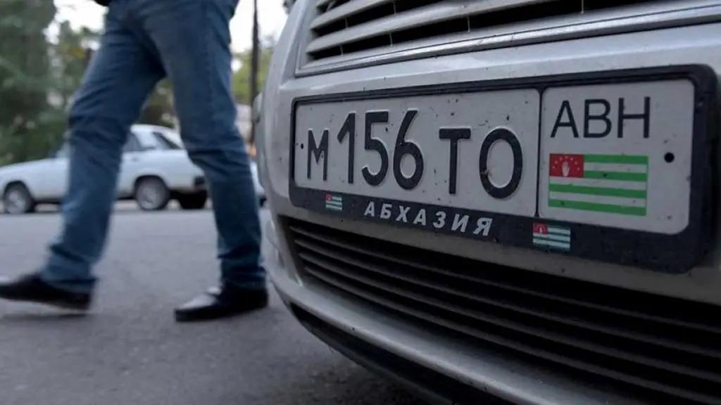 10-региондун коду бар унаа: Темир тулпарды үй-бүлө мүчөсүнө айдаганы бергенге уруксат берилиши мүмкүн