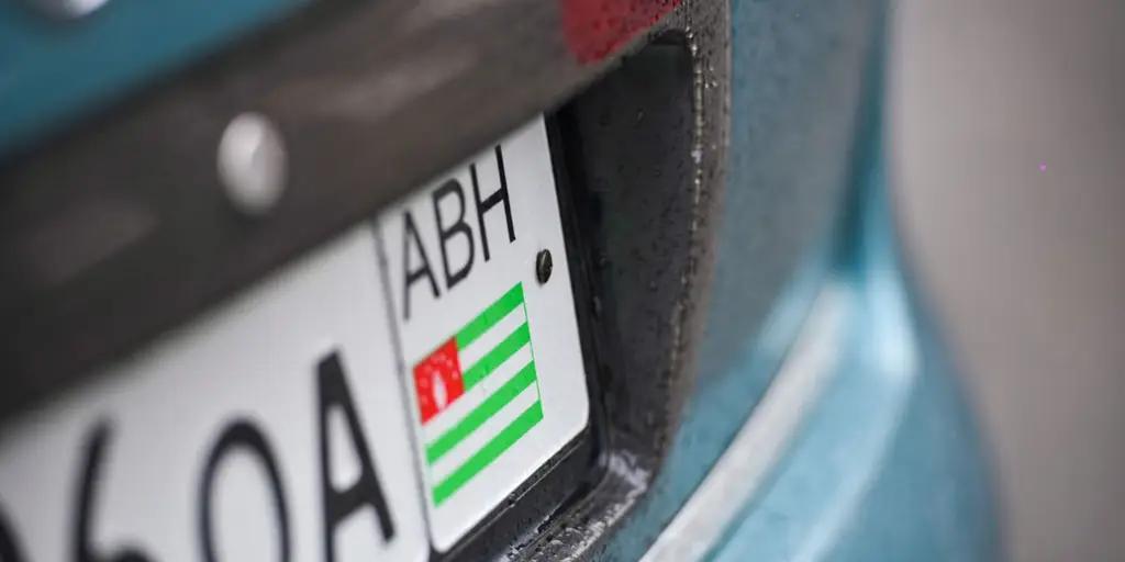 Депутат предложил дать еще один шанс на легализацию автомобилей с иностранными номерами