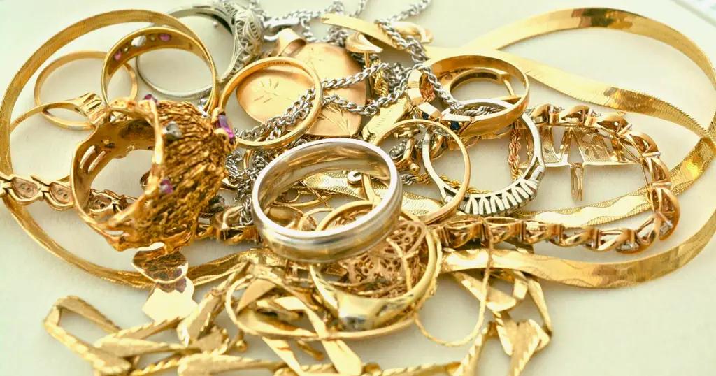 Шыкмаматов: Зергерчилик тармагына сунушталып жаткан жеңилдик коңшу өлкөлөрдүн биринде да жок