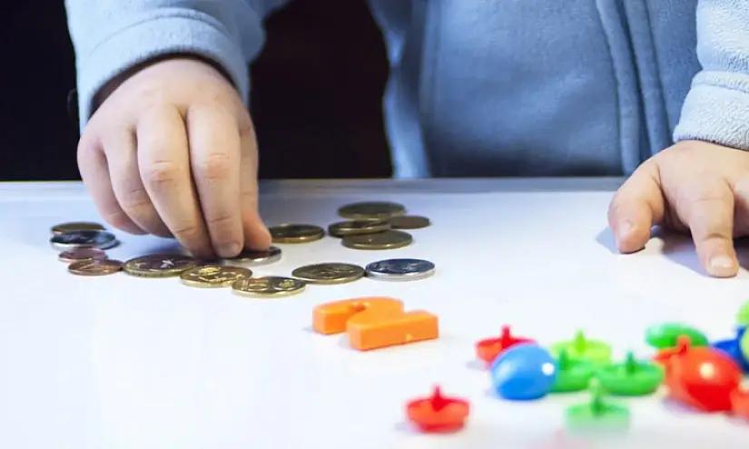 В рамках соцпрограмм счета открыты для 3.1 тысячи детей — на них перечислено 548.3 млн сомов