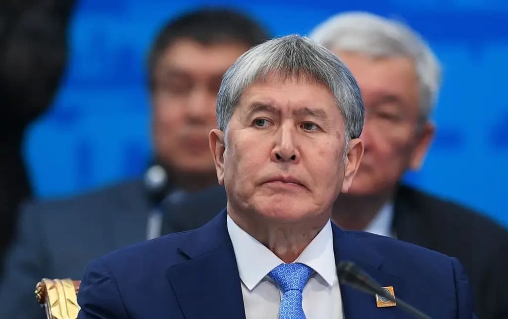 Алмазбек Атамбаев мамлекеттик сыйлыктарынан ажыратылды