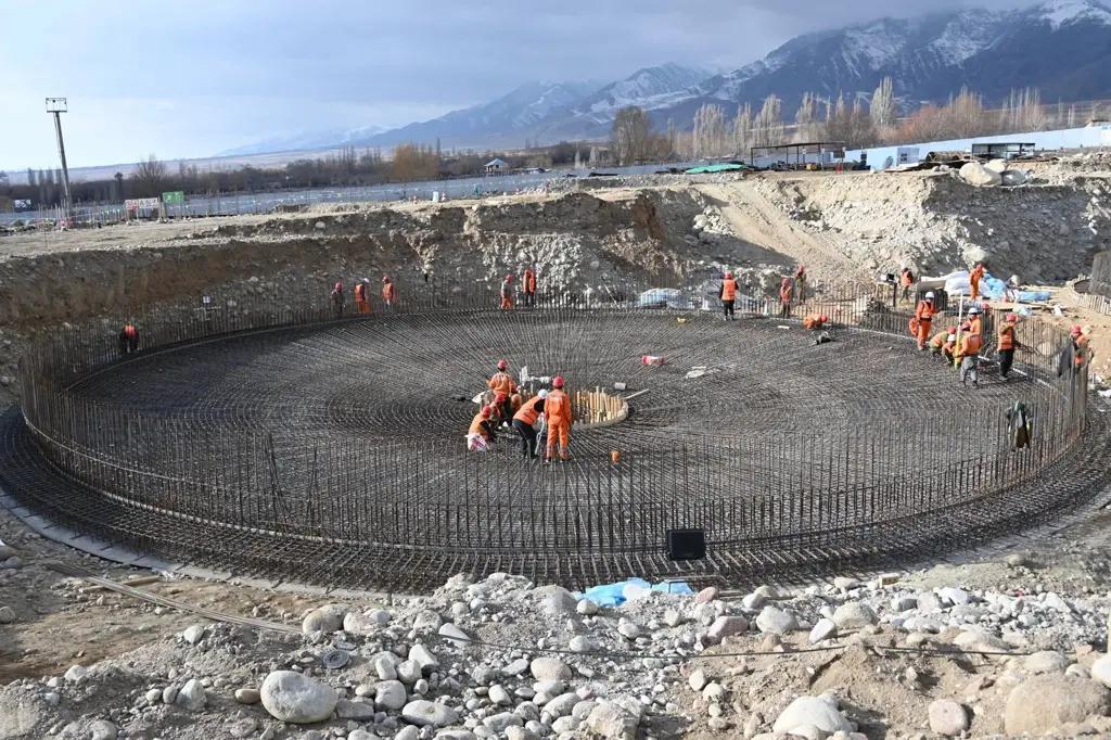 Чолпон-Атадагы саркынды сууларды тазалоочу курулманын курулушу жүрүүдө