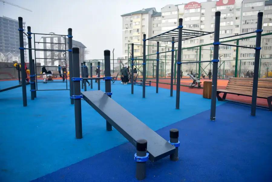 В Бишкеке открыли общественное пространство с современными спортивными площадками