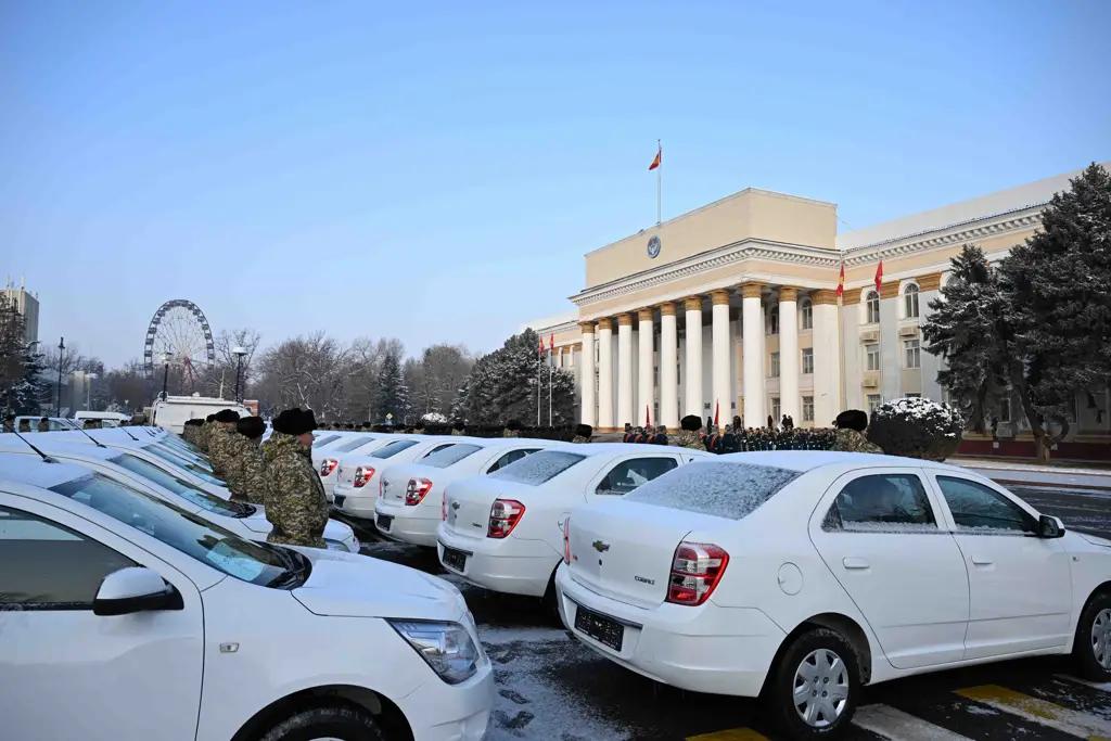 Министерству обороны передали более 80 автомобилей