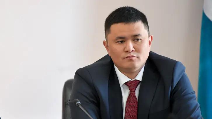 500 миң сом айлык боюнча: Орунтаев Курулуш министрлигиндеги айлыктар тууралуу түшүндүрдү