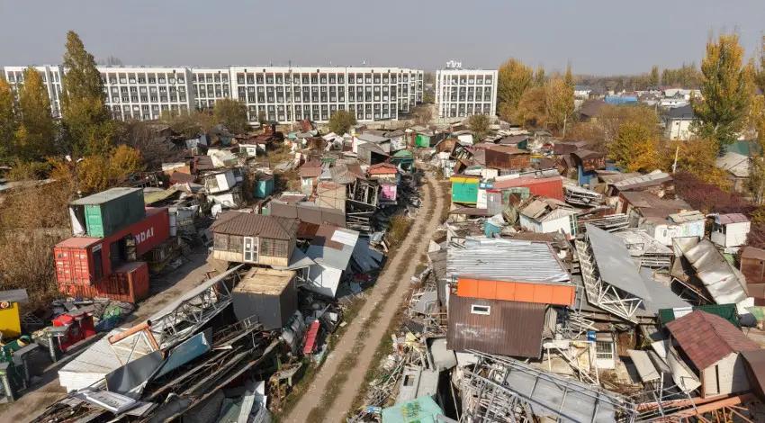 Мэрия демонттаждалган объекттердин ээлери өздөрүнө таандык мүлктү алып кетиши керектигин эскертти