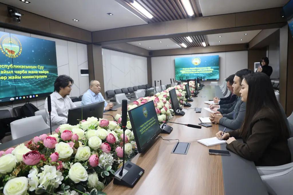 Кыргызстан и Китай обсудили возможность строительства завода по сборке сельхозтехники