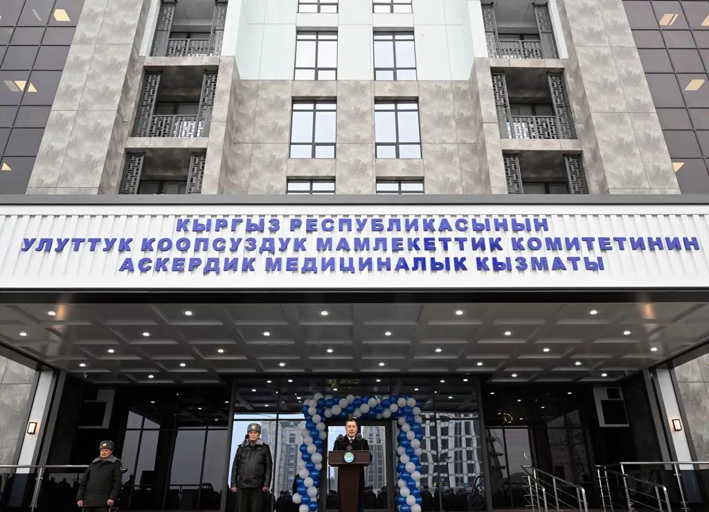 Аскердик-медициналык кызматтын жаңы имараты ачылды