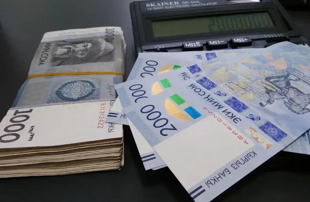 Бишкекте 10 акча алмаштыруучу жай 550 миң сом айыпка жыгылды