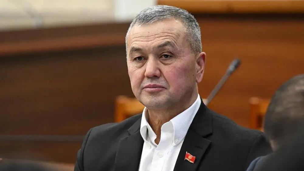 Депутат Бишкектеги жол тыгындарын азайтуу боюнча көрүлүп жаткан чараларды сурады