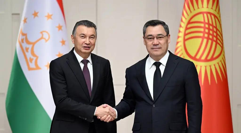 Президент Садыр Жапаров принял премьер-министра Таджикистана Кохира Расулзода