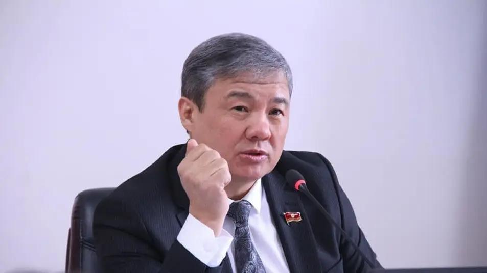 Депутат базарларда ижара акыны кымбаттаткан Бишкек мэриясын сындады