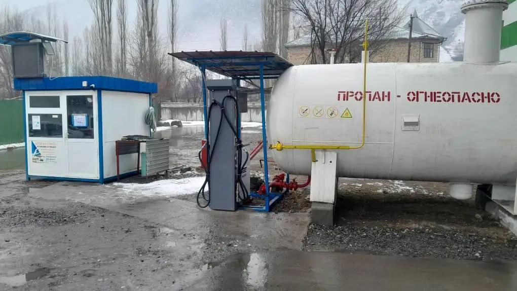 Гүлчө шаарында мыйзамсыз орнотулган автогаз станциясы демонтаждалды